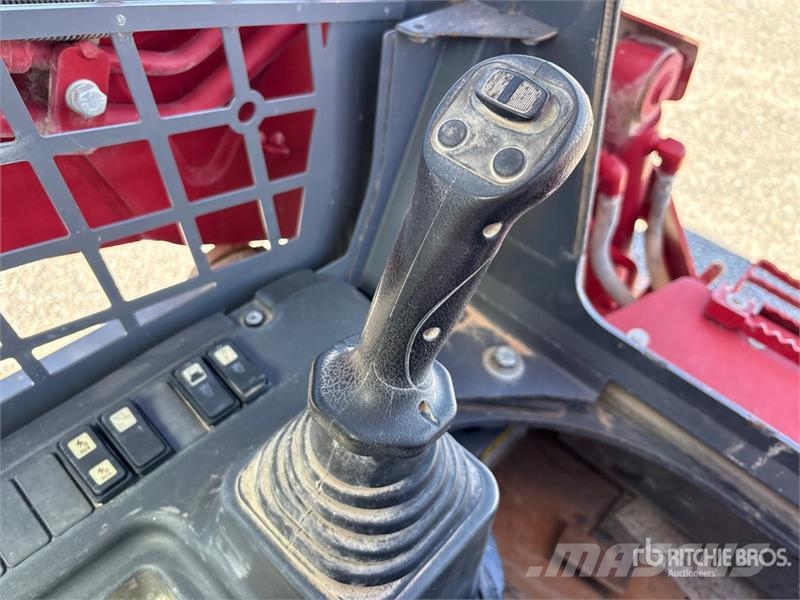 Takeuchi TL10V2R Compact Track Loader (Inoperable) Kompaktrakodók