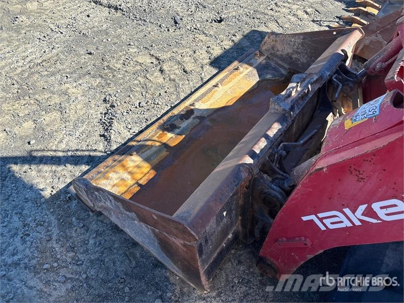 Takeuchi TL10V2R Two-Speed Compact Track Loader Мини-погрузчики