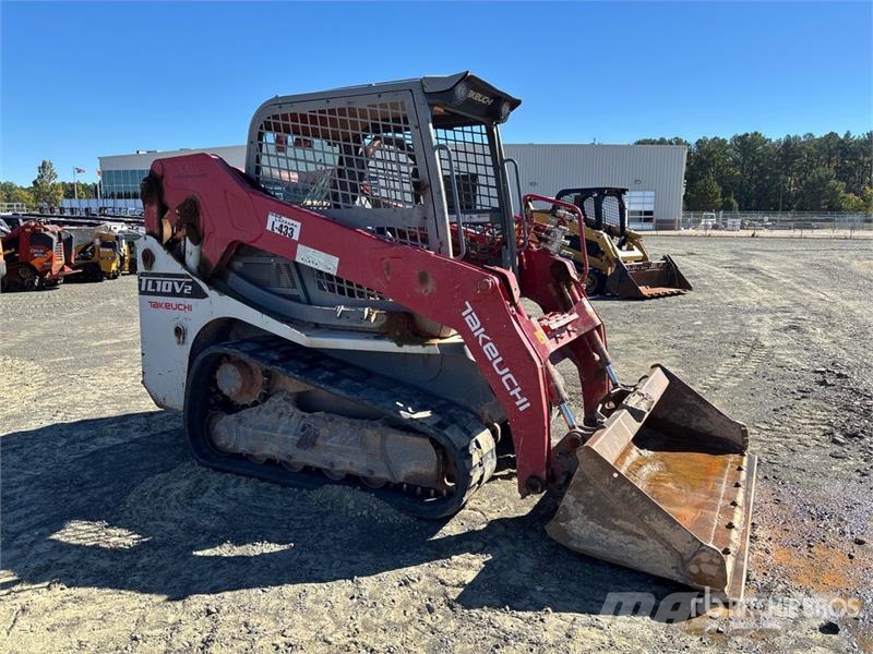 Takeuchi TL10V2R Two-Speed Compact Track Loader Мини-погрузчики