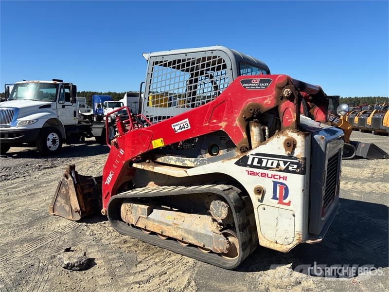 Takeuchi TL10V2R Two-Speed Compact Track Loader لوادر انزلاقية التوجيه