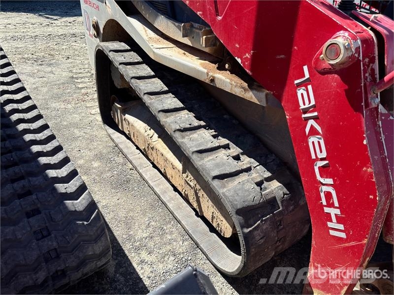 Takeuchi TL10V2R Two-Speed Compact Track Loader لوادر انزلاقية التوجيه