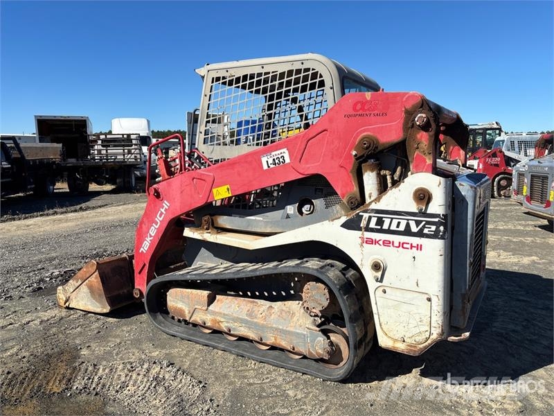 Takeuchi TL10V2R Two-Speed Compact Track Loader Мини-погрузчики