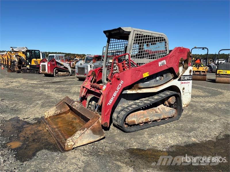 Takeuchi TL10V2R Two-Speed Compact Track Loader Мини-погрузчики