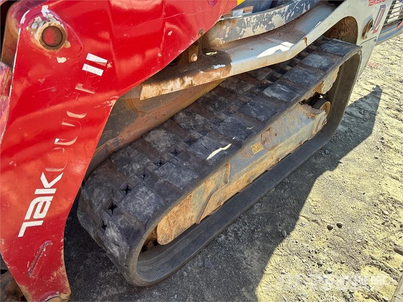 Takeuchi TL10V2R Two-Speed Compact Track Loader لوادر انزلاقية التوجيه