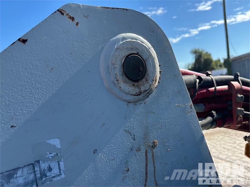 Takeuchi TL12 滑移轉向裝載機
