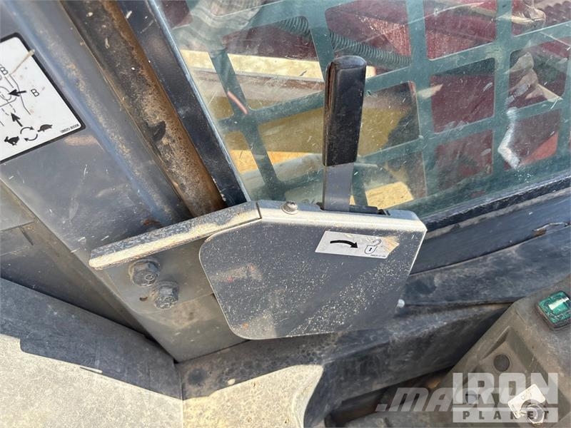 Takeuchi TL12 滑移轉向裝載機