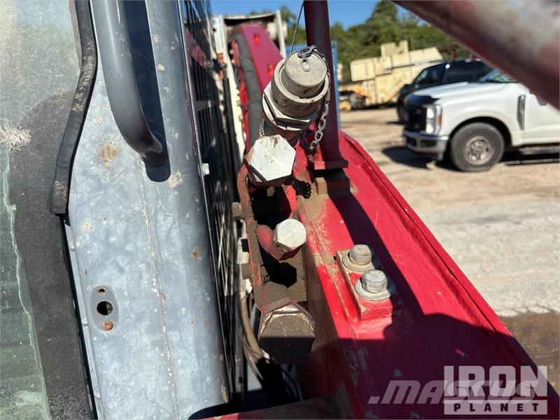 Takeuchi TL12 滑移轉向裝載機