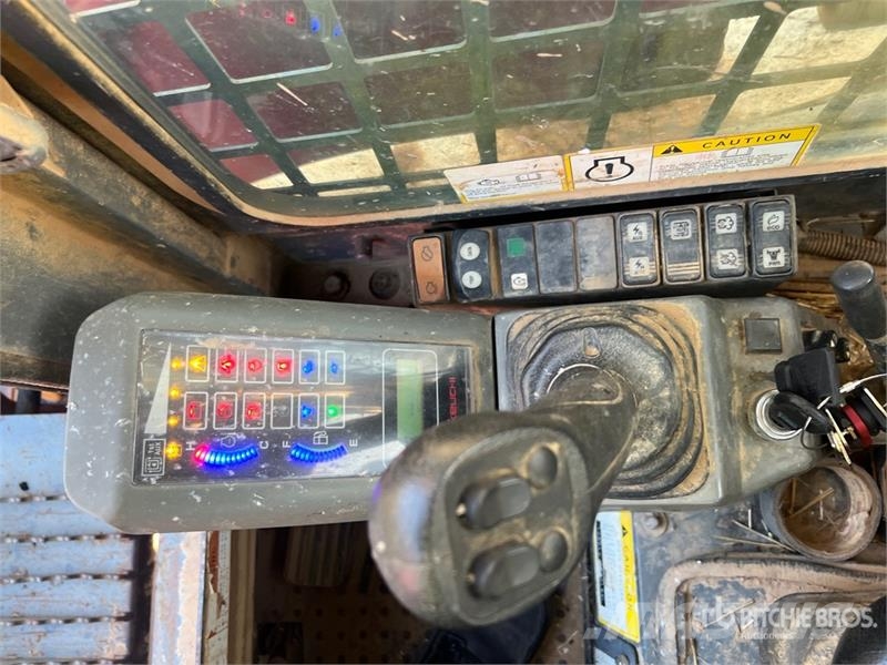 Takeuchi TL12 لوادر انزلاقية التوجيه