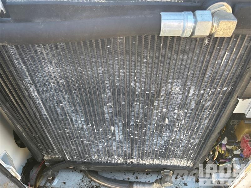Takeuchi TL12 滑移轉向裝載機