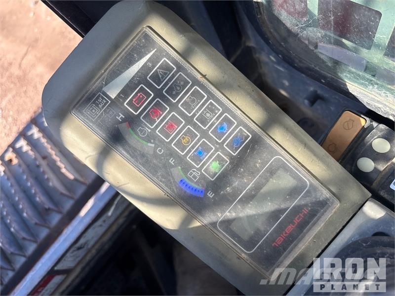 Takeuchi TL12 滑移轉向裝載機