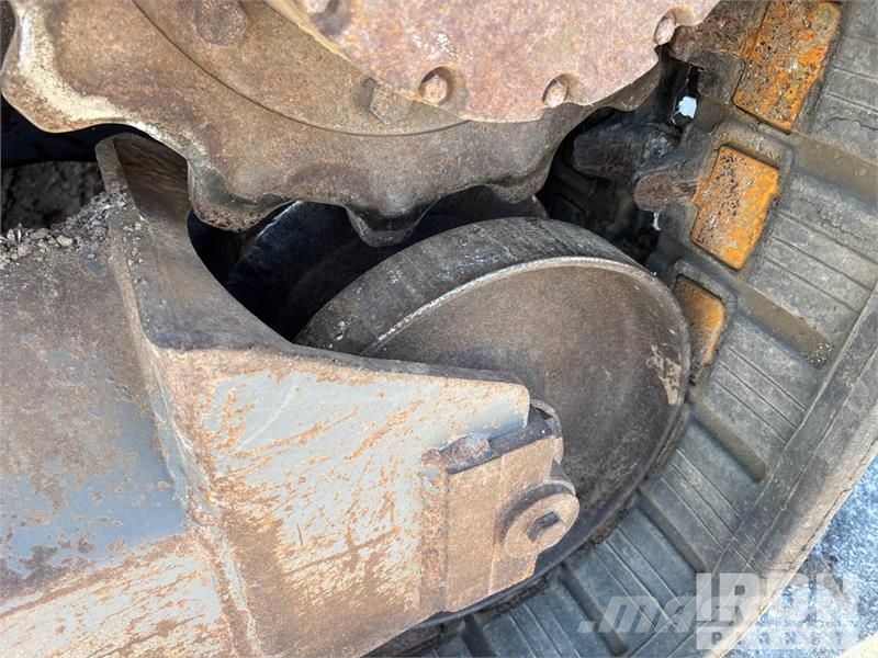 Takeuchi TL12 滑移轉向裝載機