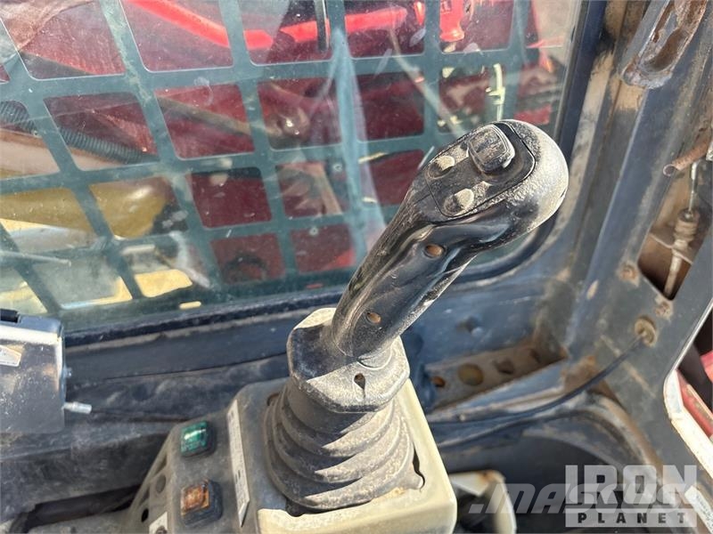 Takeuchi TL12 滑移轉向裝載機
