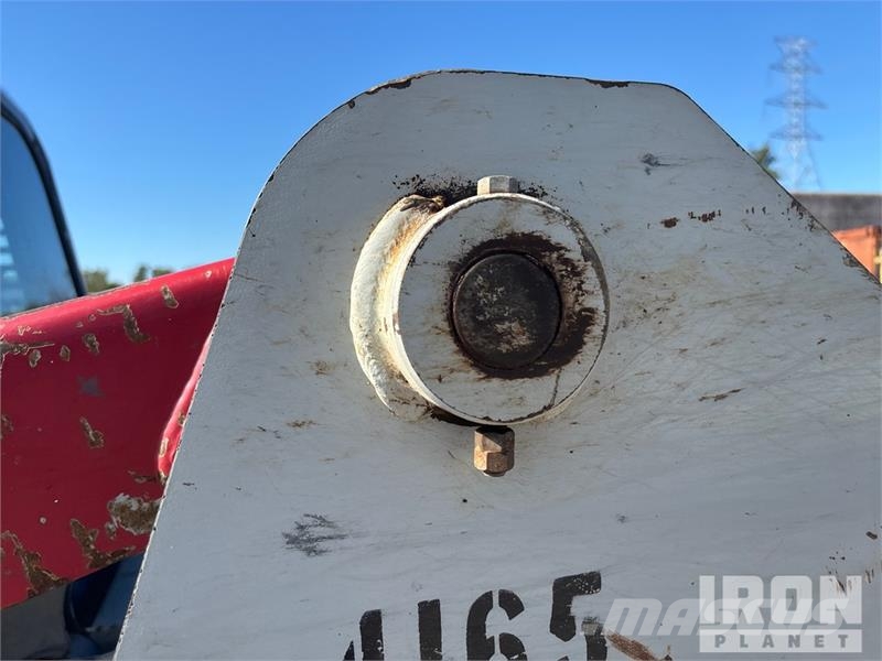 Takeuchi TL12 滑移轉向裝載機