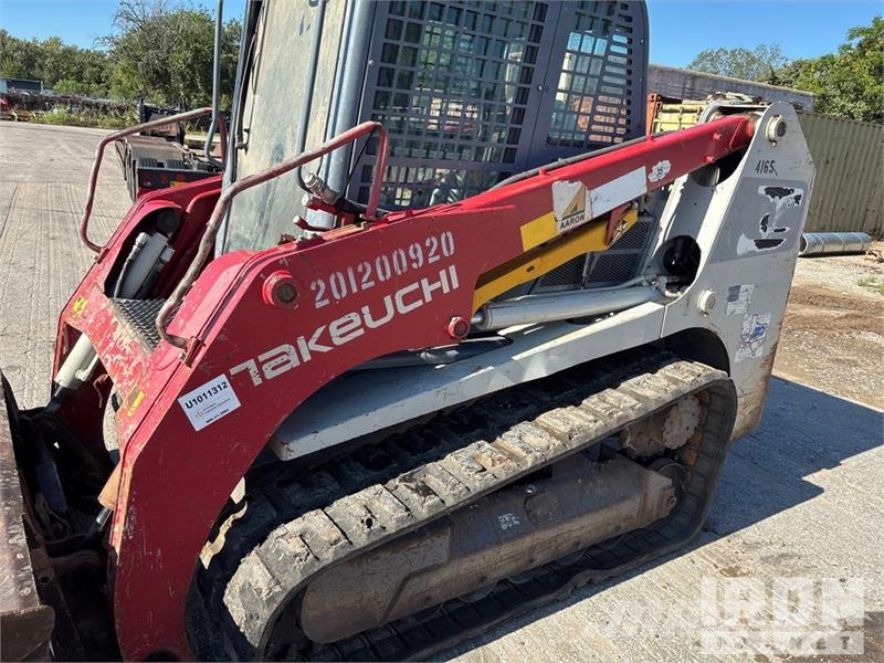 Takeuchi TL12 滑移轉向裝載機