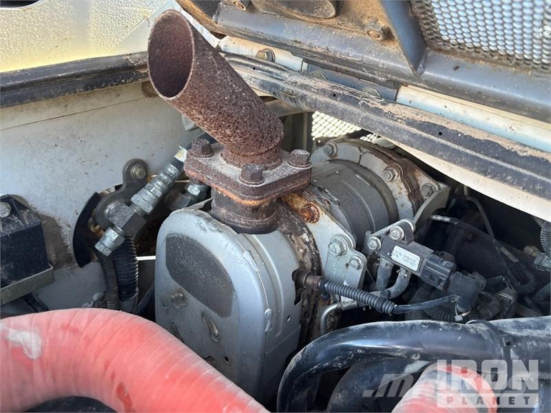 Takeuchi TL12 滑移轉向裝載機