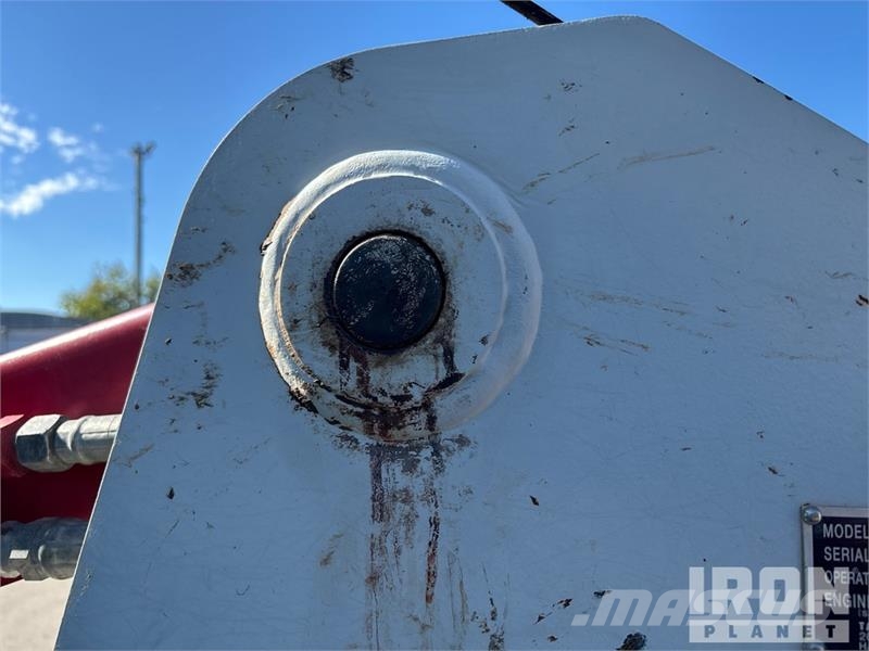 Takeuchi TL12 滑移轉向裝載機