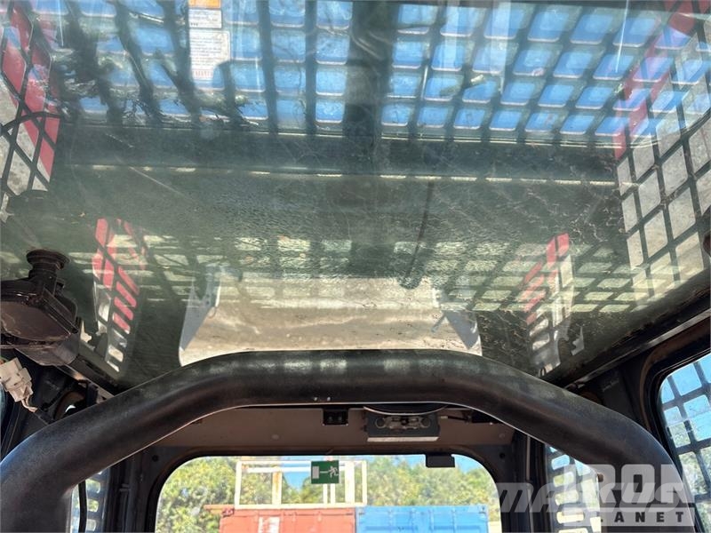 Takeuchi TL12 滑移轉向裝載機