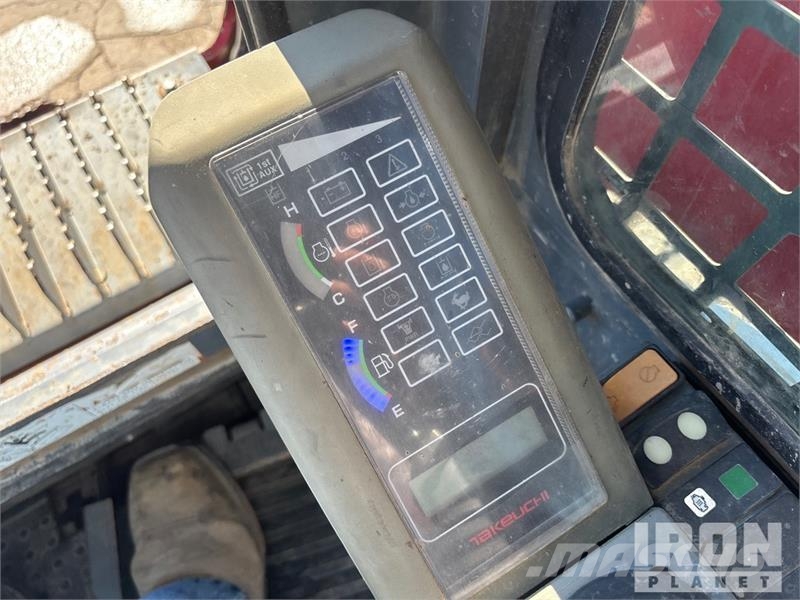 Takeuchi TL12 滑移轉向裝載機
