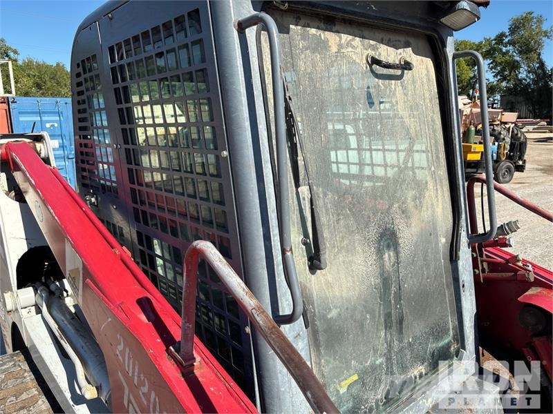 Takeuchi TL12 滑移轉向裝載機