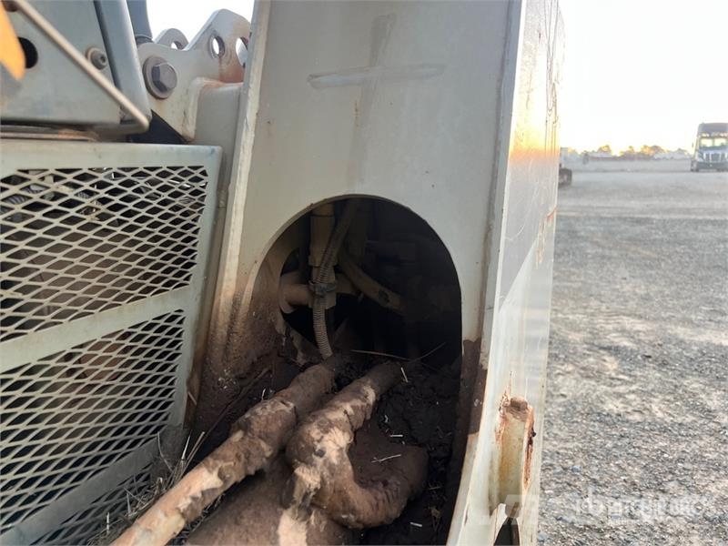 Takeuchi TL12 لوادر انزلاقية التوجيه