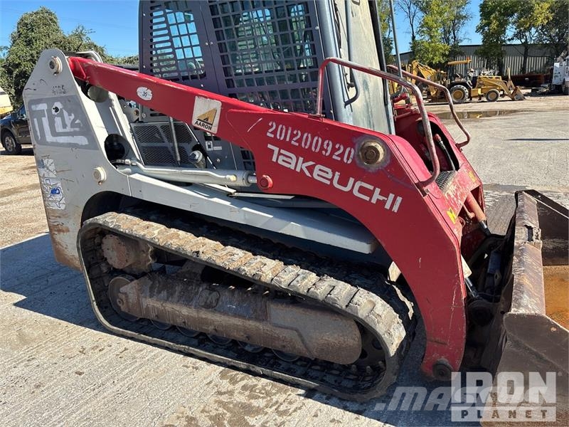 Takeuchi TL12 滑移轉向裝載機