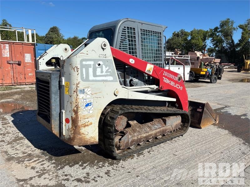 Takeuchi TL12 滑移轉向裝載機