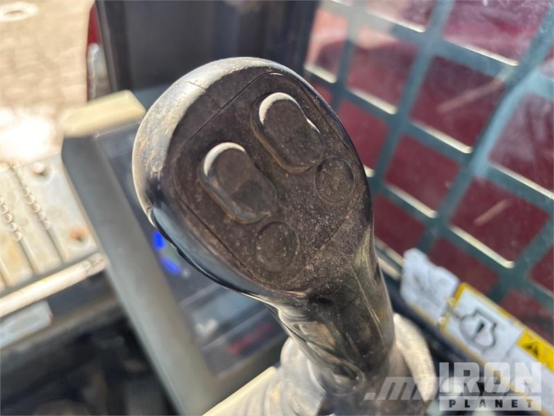 Takeuchi TL12 滑移轉向裝載機