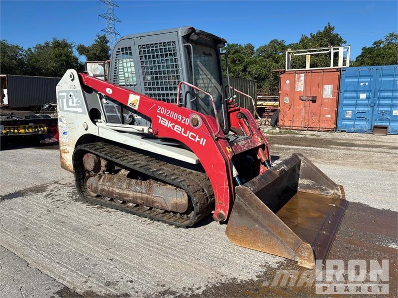 Takeuchi TL12 滑移轉向裝載機