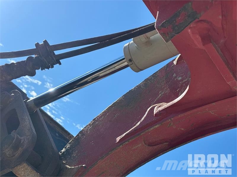 Takeuchi TL12 滑移轉向裝載機