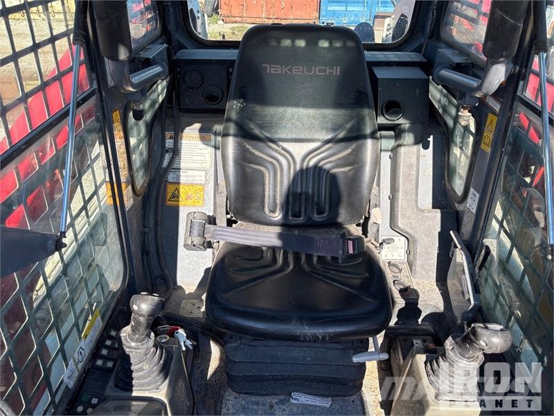 Takeuchi TL12 滑移轉向裝載機