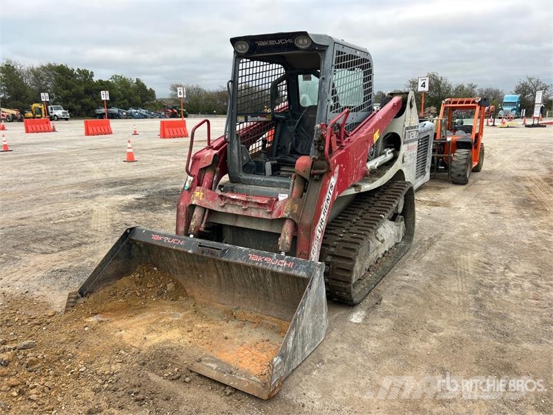 Takeuchi TL12R2 Two-Speed Compact Track Loader (Inoperable) لوادر انزلاقية التوجيه