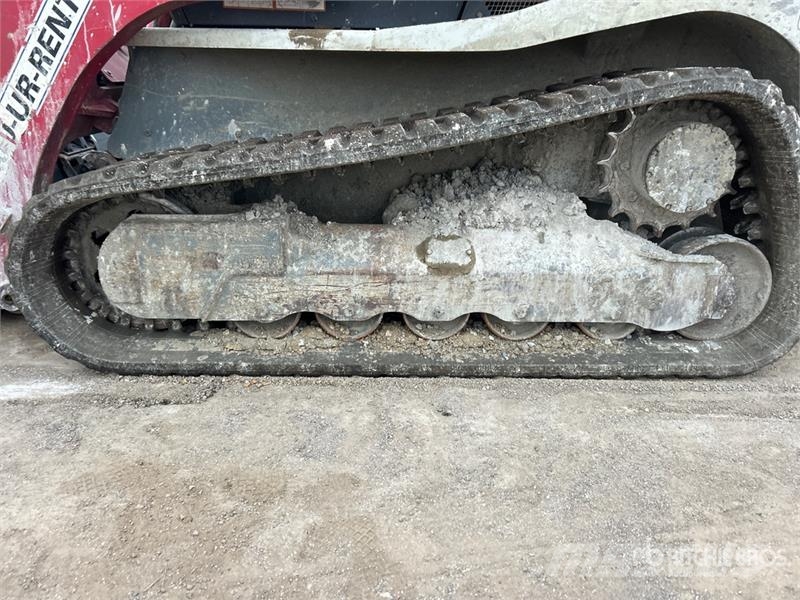 Takeuchi TL12R2 Two-Speed Compact Track Loader (Inoperable) لوادر انزلاقية التوجيه