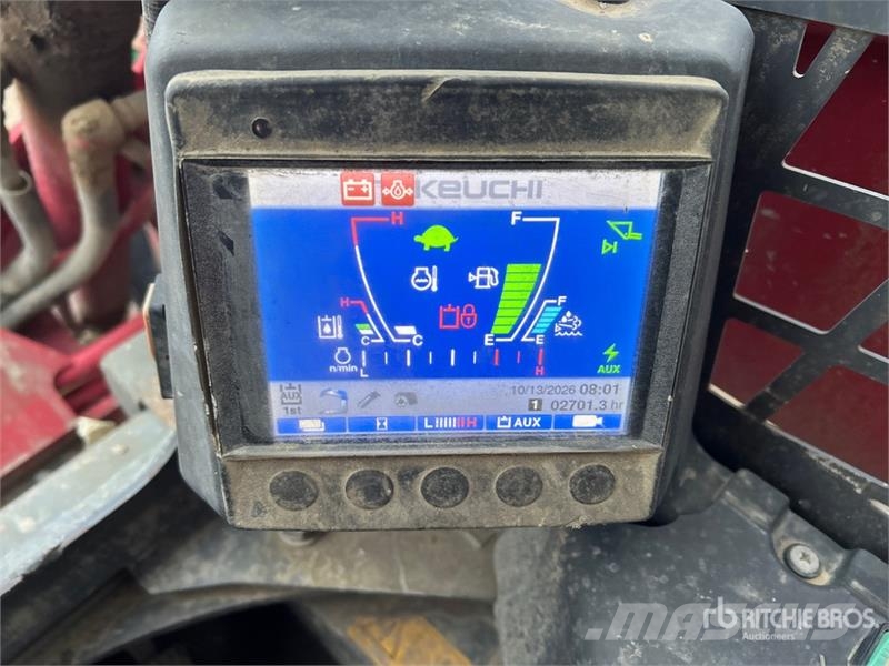 Takeuchi TL12R2 Two-Speed Compact Track Loader (Inoperable) لوادر انزلاقية التوجيه
