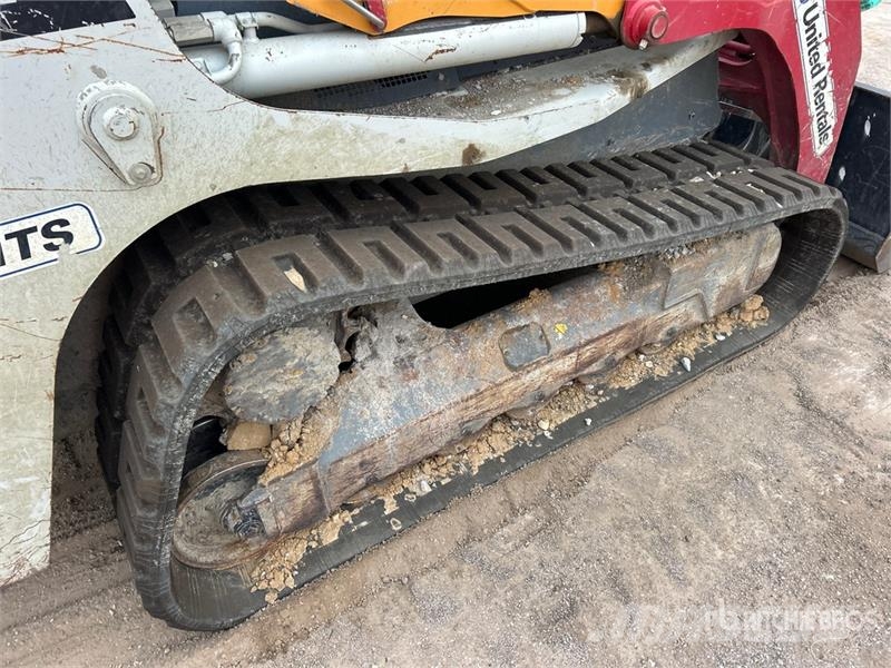Takeuchi TL12R2 Two-Speed Compact Track Loader (Inoperable) لوادر انزلاقية التوجيه