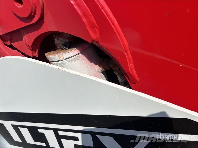 Takeuchi TL12V2 Lietoti riteņu kompaktiekrāvēji