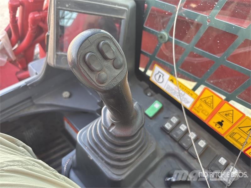 Takeuchi TL12V2 Skid steer loaders