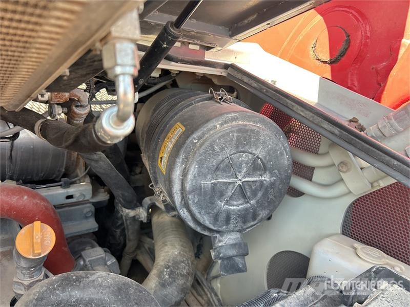 Takeuchi TL12V2 Lietoti riteņu kompaktiekrāvēji