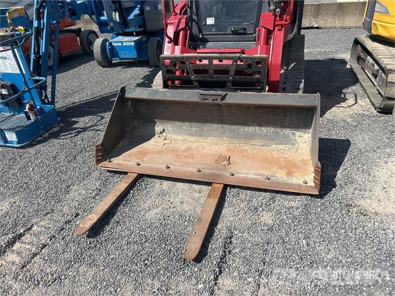 Takeuchi TL12V2 Lietoti riteņu kompaktiekrāvēji