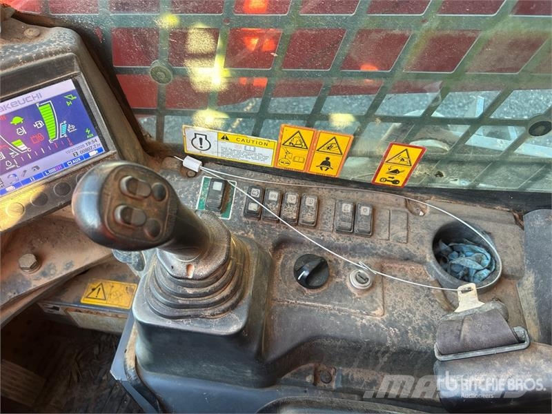 Takeuchi TL12V2 Skid steer mini nakladalci