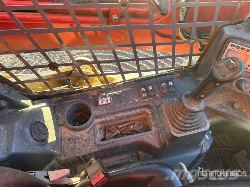 Takeuchi TL12V2 Skid steer mini nakladalci