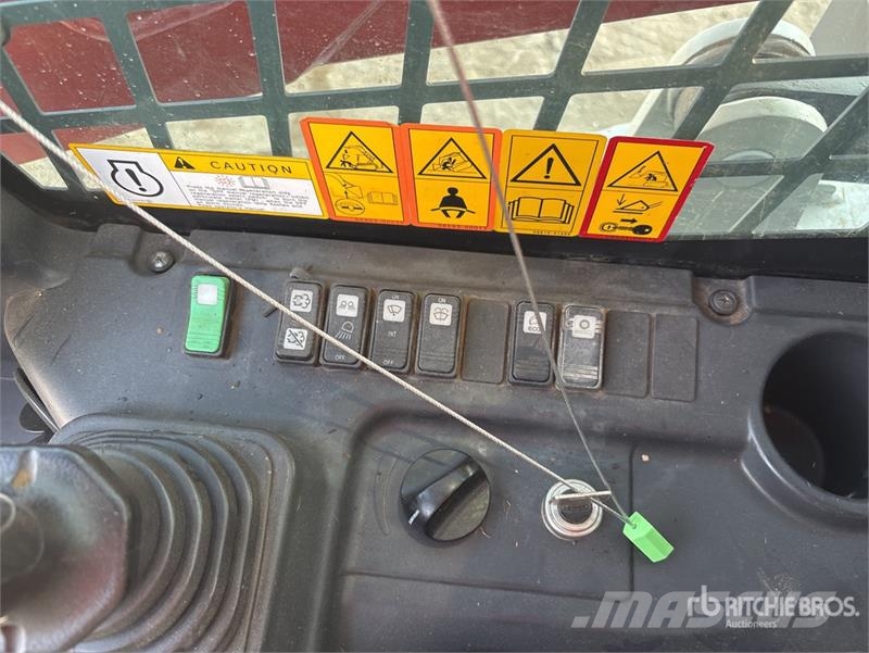 Takeuchi TL12V2 Skid steer loaders