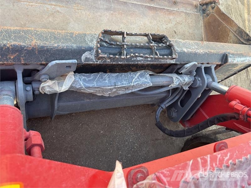 Takeuchi TL12V2 Skid steer loaders