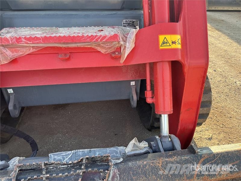 Takeuchi TL12V2 Skid steer loaders