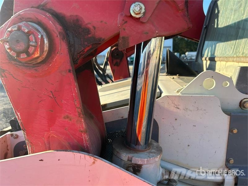 Takeuchi TL12V2 Skid steer mini nakladalci