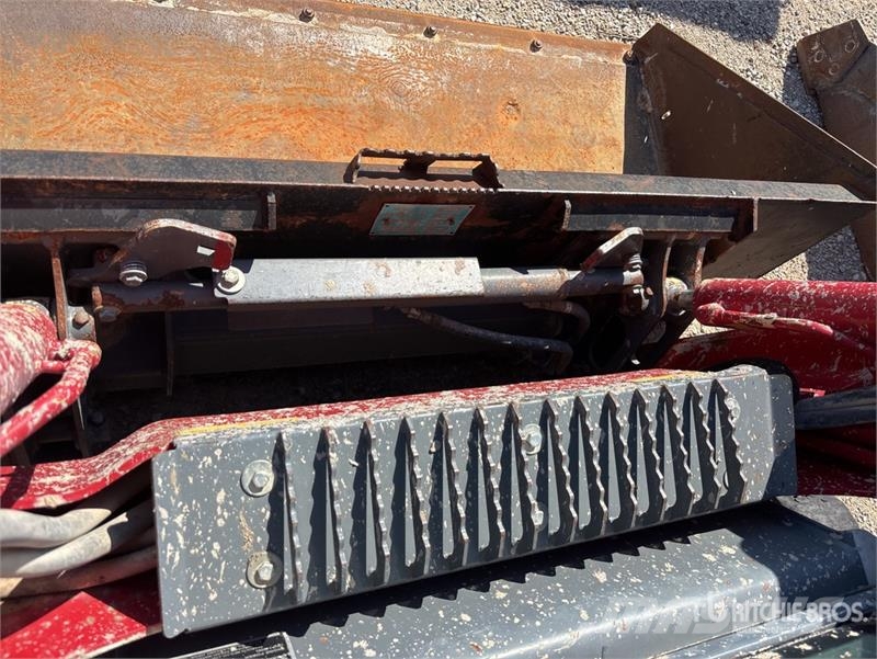 Takeuchi TL6R Compact Track Loader Lietoti riteņu kompaktiekrāvēji