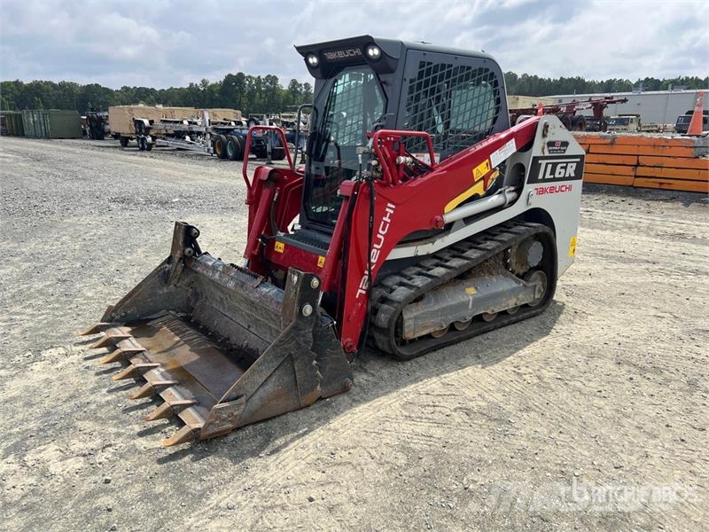 Takeuchi TL6R Compact Track Loader لوادر انزلاقية التوجيه