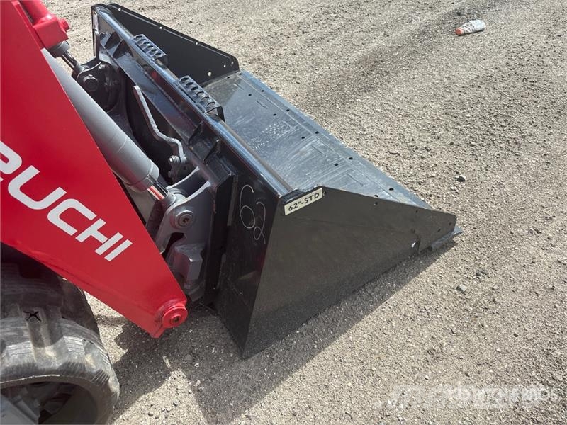 Takeuchi TL6R Two-Speed Compact Track Loader Мини-погрузчики