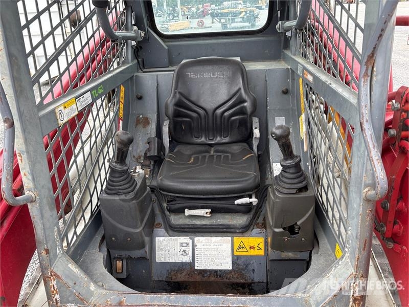 Takeuchi TL6R Two-Speed Compact Track Loader Chargeuse compacte