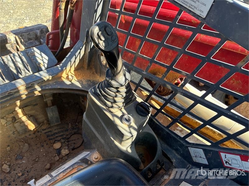 Takeuchi TL6R Two-Speed Compact Track Loader لوادر انزلاقية التوجيه