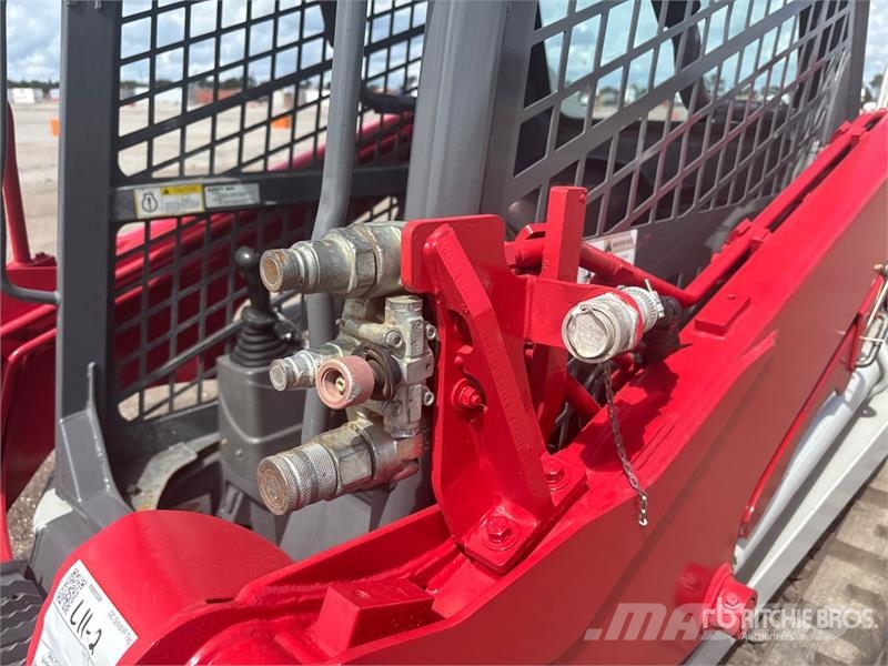 Takeuchi TL6R Two-Speed Compact Track Loader Мини-погрузчики